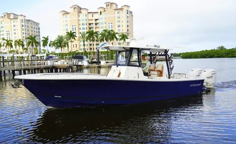2027 Regulator 31, photo 1 in Bonita Springs, FL