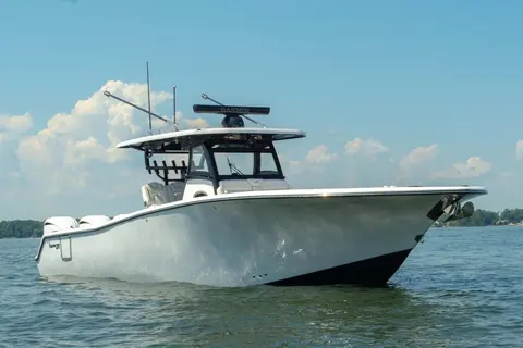 2027 Tidewater 330 CC Adventure, photo 1 in Miami, FL