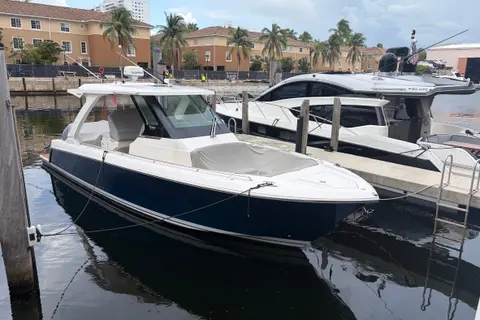 2019 Tiara Sport 34 LS, photo 1 in Miami Beach, FL