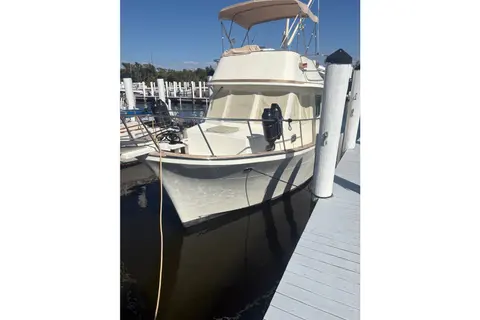 2005 Mariner 34 Orient, photo 1 in Port Charlotte, FL