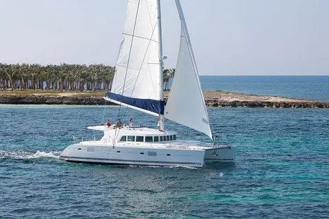 2008 Lagoon 500, photo 1 in Miami, FL